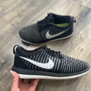 Nike Roshe Two Flyknit Women’s 844619-001 Black Running Shoes Sneakers Sz 7